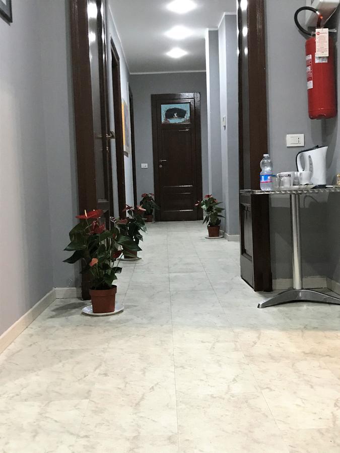 Hotel Paris Milan Bagian luar foto
